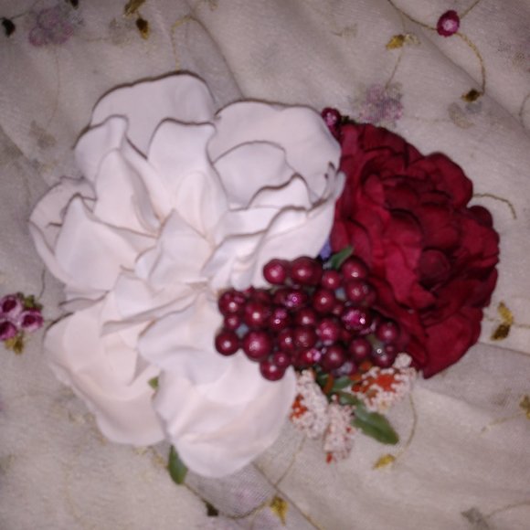 🌹Handmade🌹 Pin Up - Flower Hair Clip - Picture 2 of 4